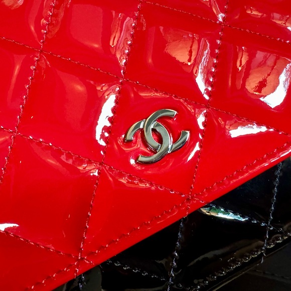 CHANEL▪️ Quilted Bi-Color Wallet On Chain WOC red/black - Picture 3 of 10